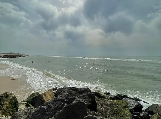 Superbe T4 à 1,9km Des Plages Appartamento