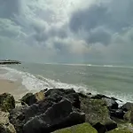 Superbe T4 à 1,9km Des Plages Appartement