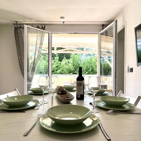 Superbe T4 A 1,9km Des Plages Apartment