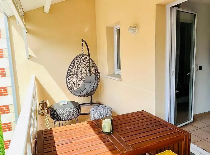 Superbe T4 A 1,9km Des Plages Apartmán